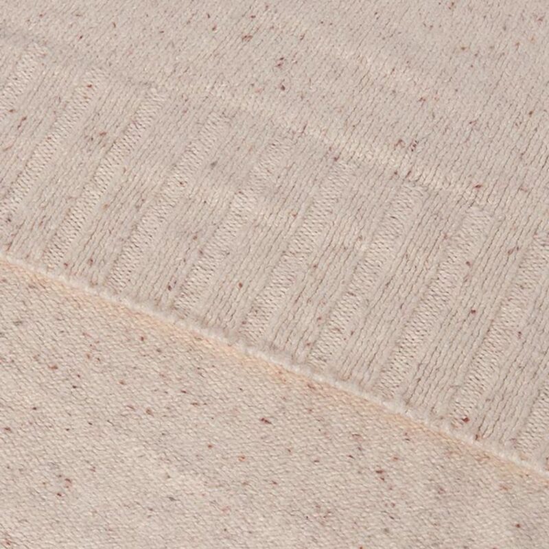 Offwhite Blanket With a Soft Knitted Wrap-around - Image 3