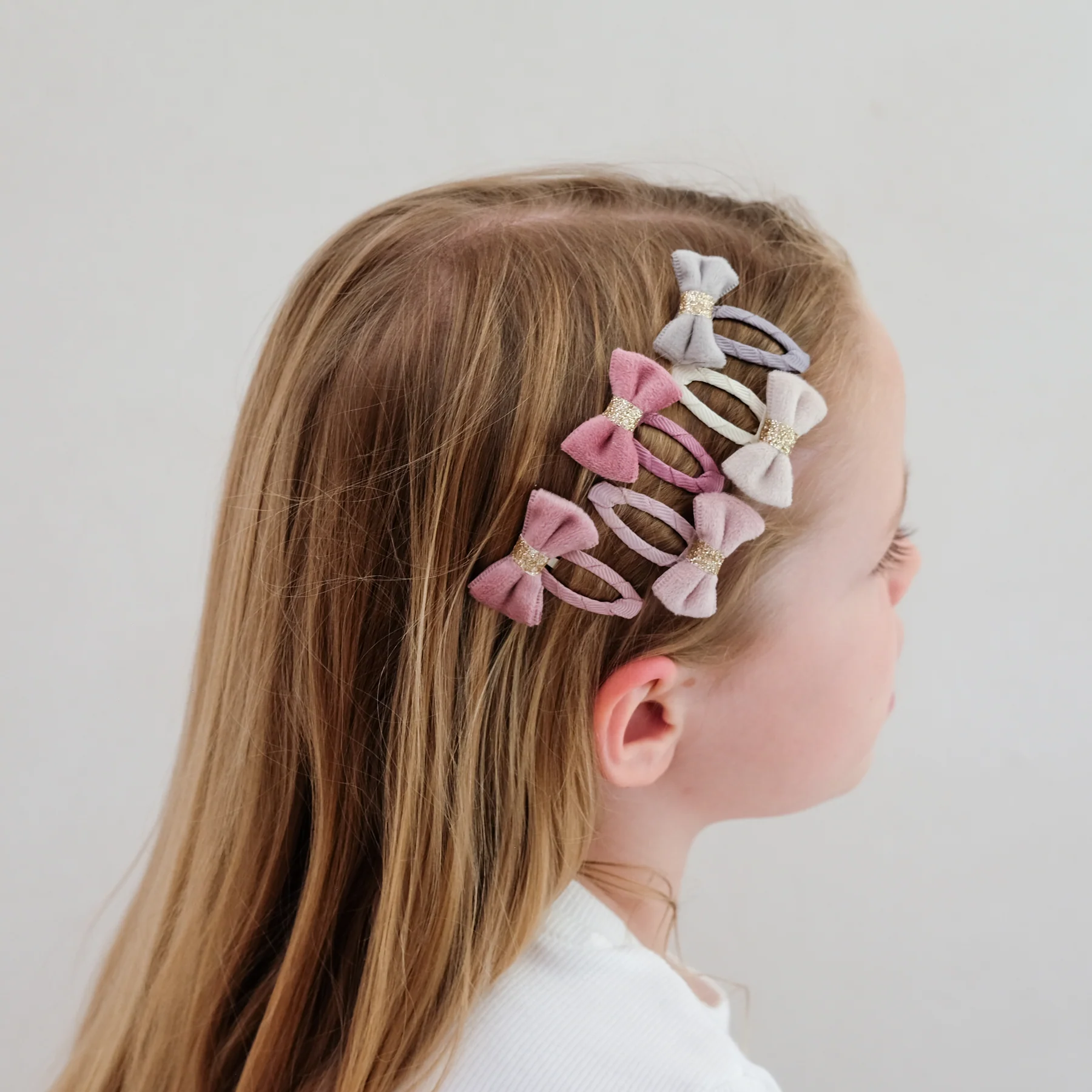 Tinkerbell velvet bow mini clic clacs - Image 2