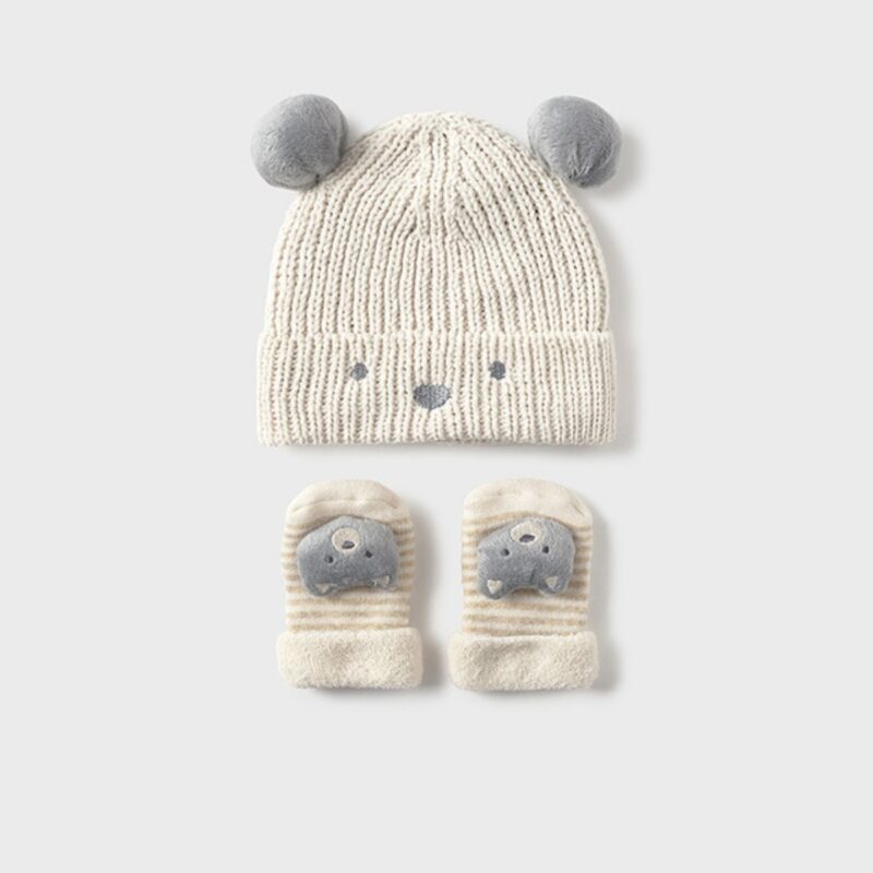 Newborn unisex hat and mittens set