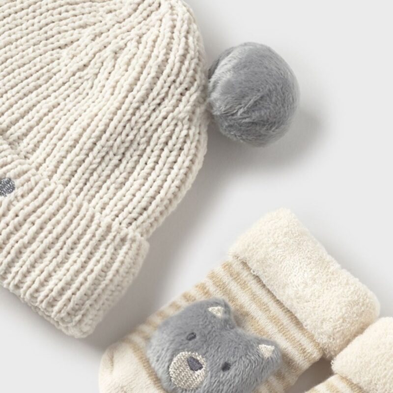Newborn unisex hat and mittens set - Image 2