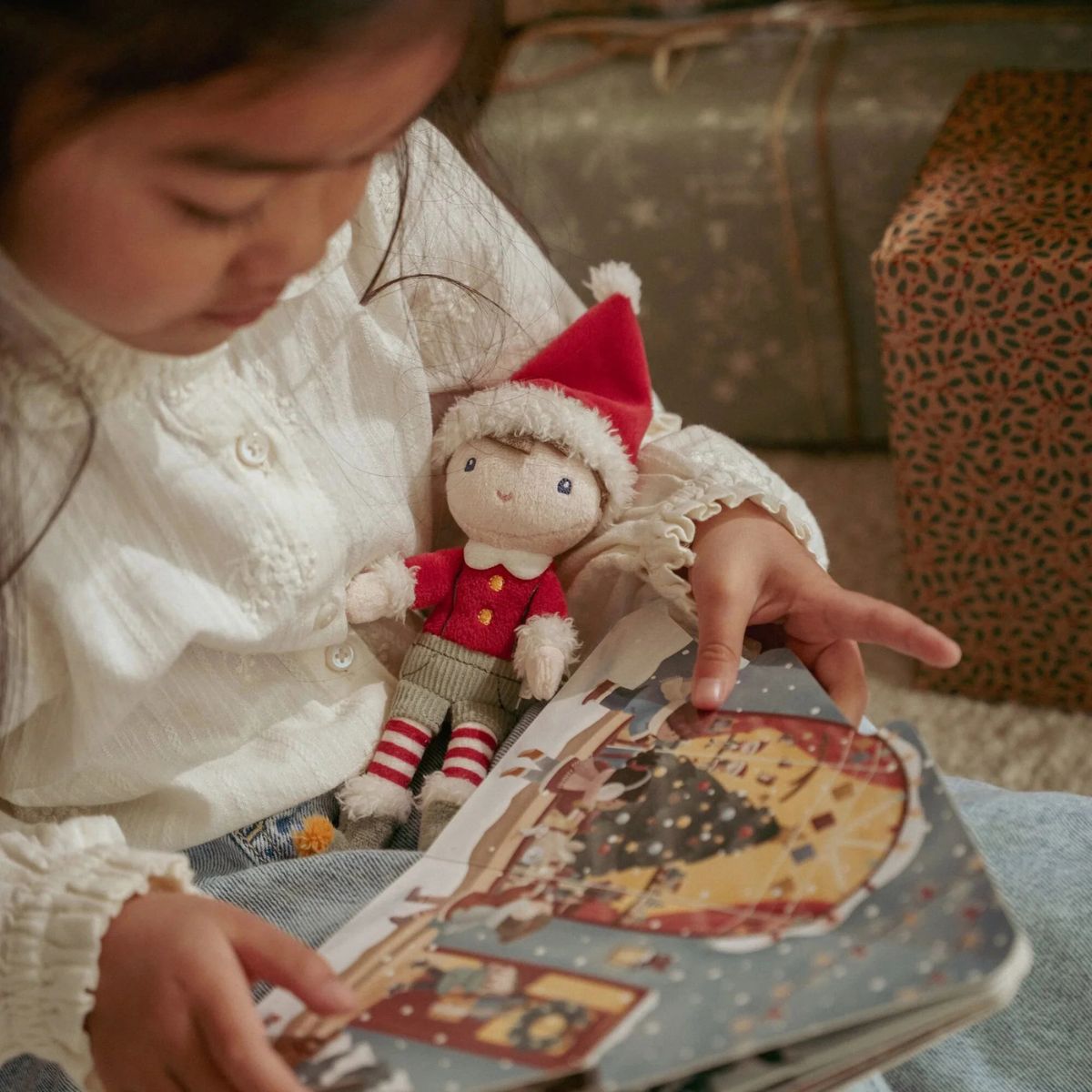 Christmas book with small Jim - Image 2