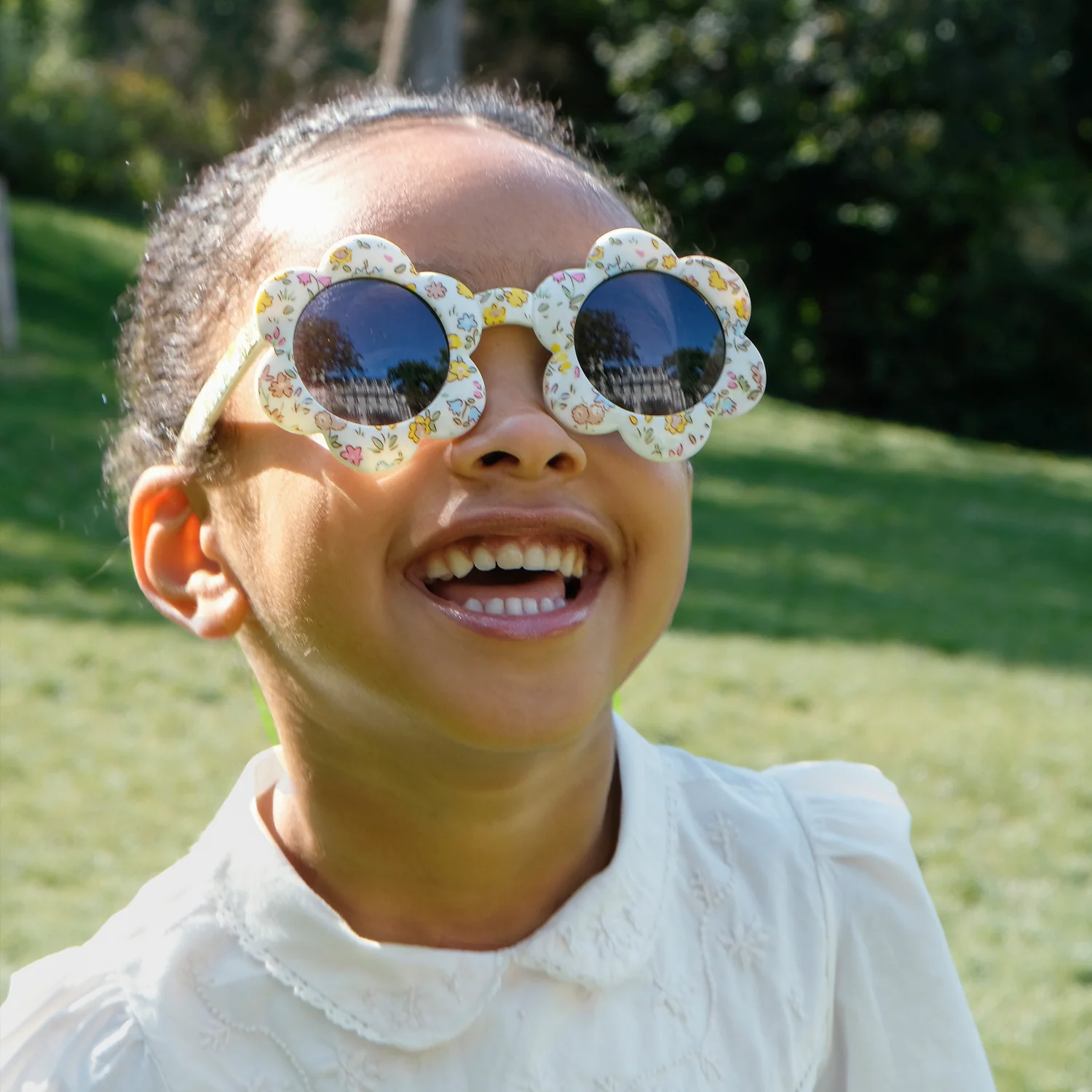 Petal Flower Sunglasses - Image 2