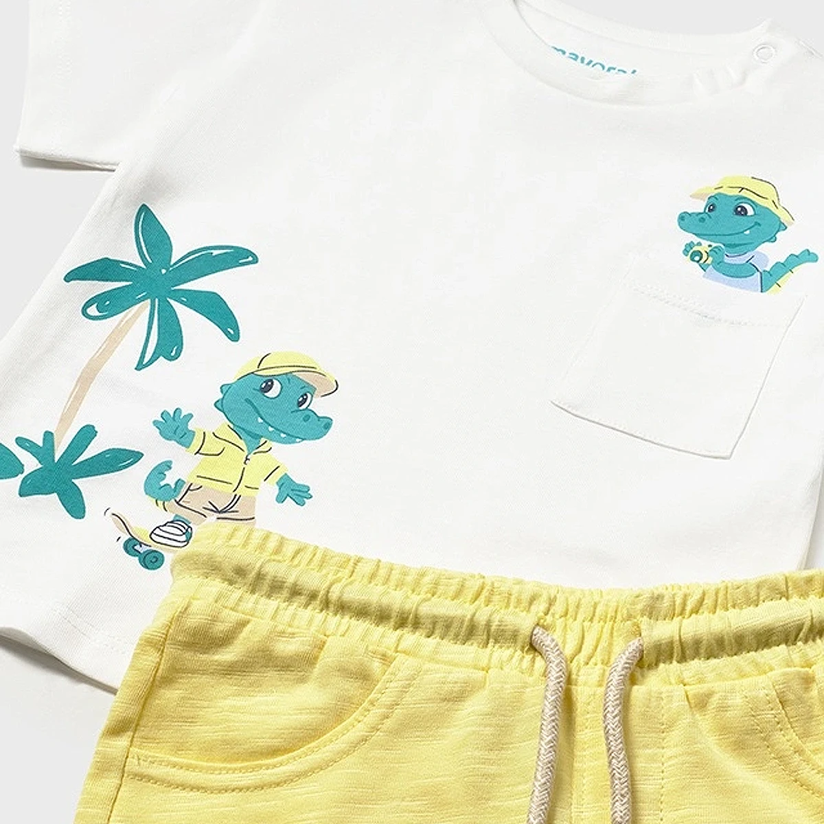 Palm tree Knit Set With Bermuda Shorts - Image 3