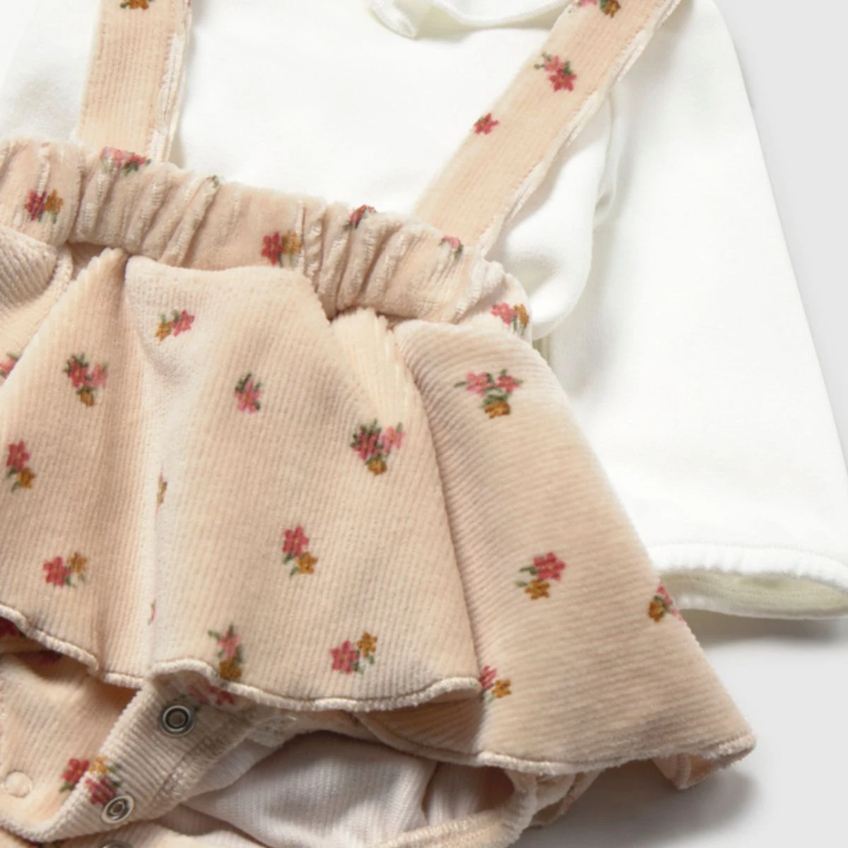 Floral Cream 3-Piece Knit & Velour Set - Image 4