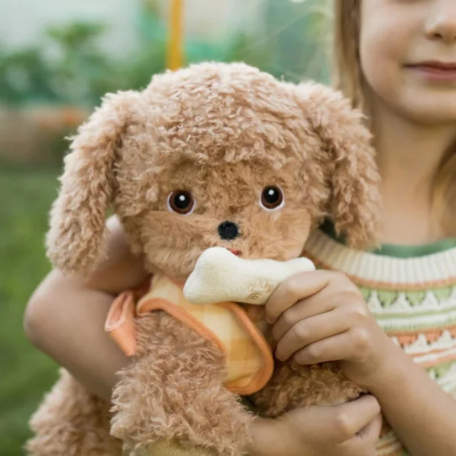 Can you even say no to that face? Neither can we. Goldie’s got the kind of gaze that melts hearts. 🐶💛

#misuenoskids #toocute #softoys #plushie #olliella #slowplay