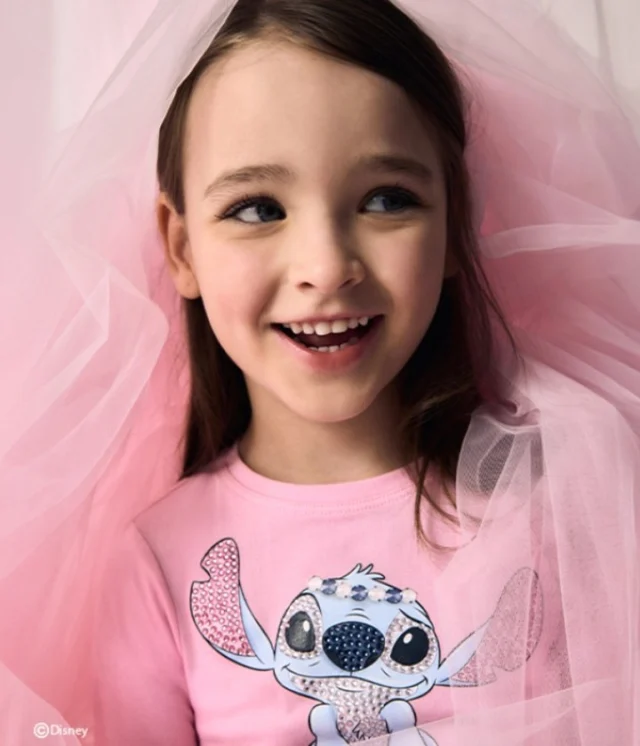 Her joy is our favourite accessory. 💕

#Monnalisa #MiSuenosKids #Stitch #FallFashionKids #DisneyKidsFashion #AutumnVibes #UKKidsFashion