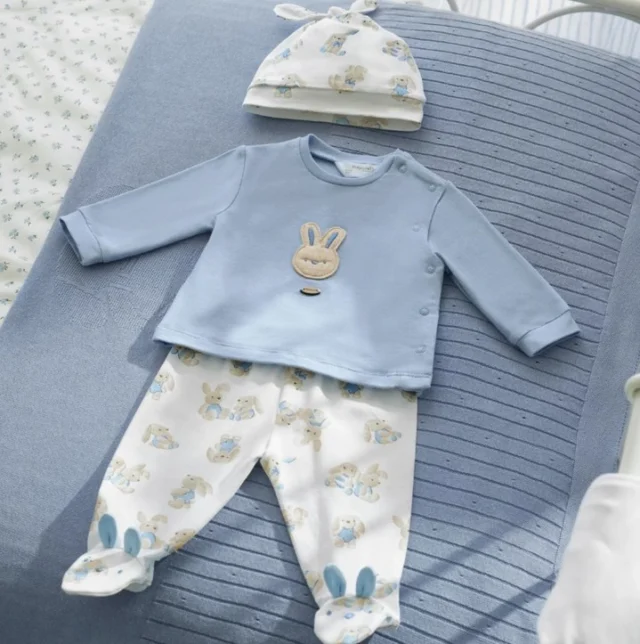 The perfect set for those first cuddles 💙

#MiSuenosKids #NewbornMoments #FirstOutfit #BabyFashion #Mayoral #KidsFashionUK