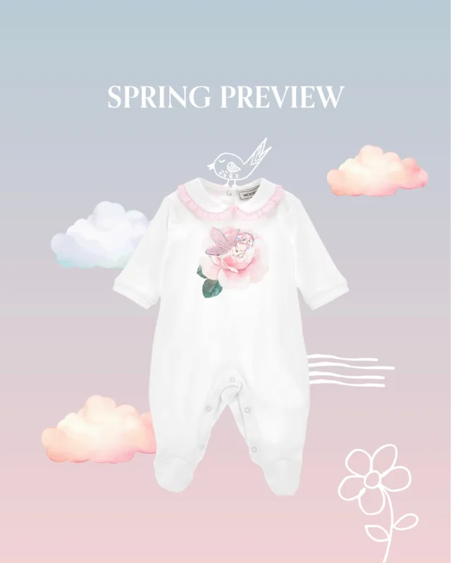 Who says we can't have tropical vibes in February? 🐠 This rashguard is ready for serious splashing, whether it’s for weekly swim lessons or dreaming of summer holidays.

#MiSuenosKids #Hatley #HatleySwim #KidsSwimwear #Rashguard #SunSafeKids #FamilyHoliday #UKMums