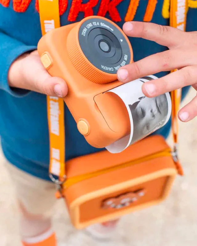 No ink. No waiting. Just magic. ✨ The look on their face when the photo prints out instantly? Priceless.

#MiSuenosKids #TheZoofamily #KidsCamera #InstantPrint #GiftIdeasForKids #LondonMums #ScreenFreeFun