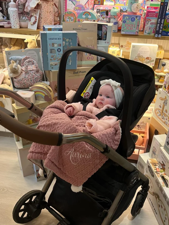The cutest little shopper 🤍✨

Baby Aurora visiting MiSueños Kids 🌷

Moments like this always make our day in store 🥰

@h444.xx 📸

#misuenoskids #babyshop #babystore #kidsshop #hertfordshireshopping