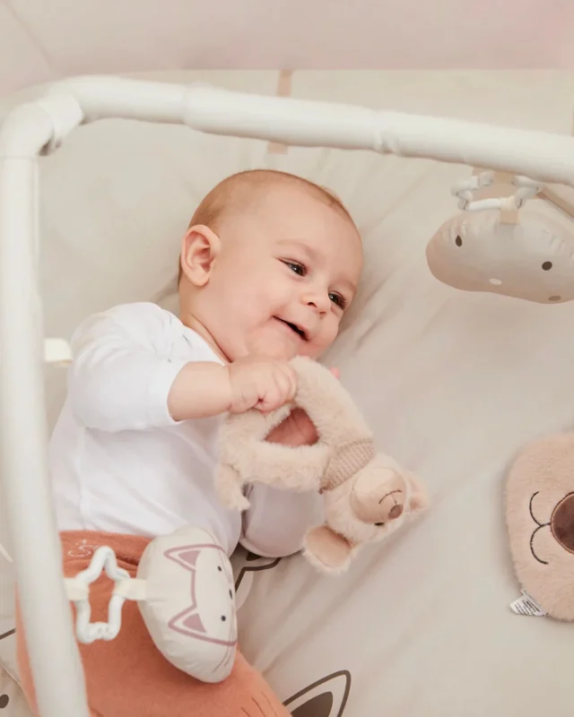 Lucky the Dog is here to lend a helping paw through tricky teething days. Soft, tactile, and easy to grasp, he’s the sweetest companion for their earliest moments. 🐶✨

#MiSuenosKids #LuckyTheDog #TeethingToy #UKBabyStore #SoftToy #BabyGiftsUK #FirstToy