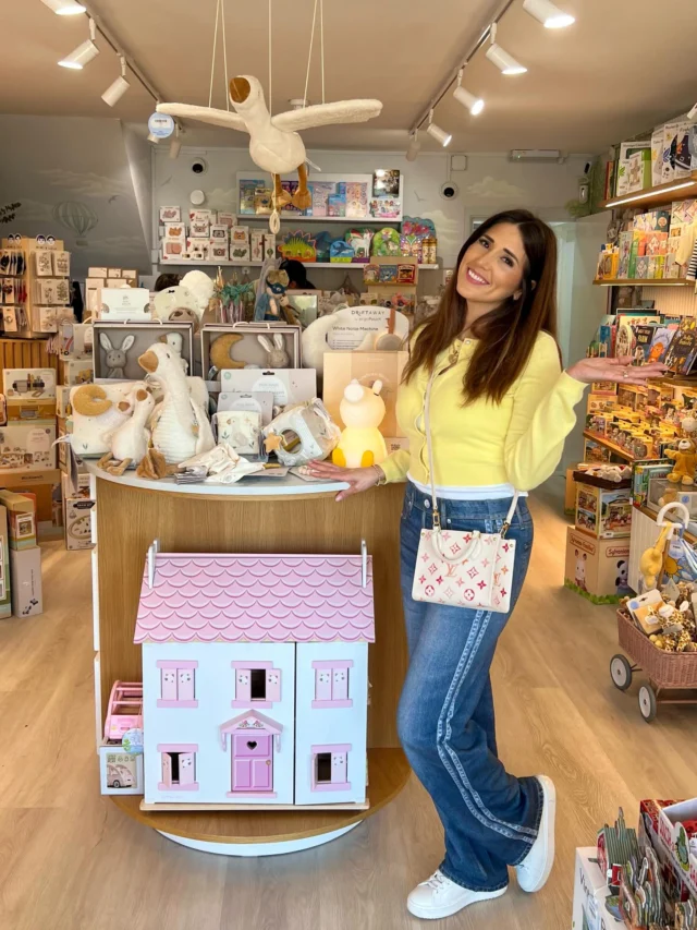 Spring In Store 🌼

With our amazing CEO @mandinha_martinez_ 🫶🏼

We can’t wait to see you over the Easter Weekend! 💛 

#spring #springsummercollection #kidsstore #easter #ceo