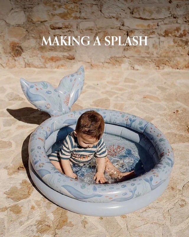 Absolutely zero interest in getting out. 🐋💦
The Little Dutch Ocean World Swim Ring with Tail, 91cm inflatable ring with a beautiful dusty-blue ocean print and an iconic whale tail. Built for little water lovers aged 3–6. ☀️

#MiSuenosKids #LittleDutch #NewIn #SwimRing #SummerBaby #WaterPlay #BeachKids #PoolDay #SummerToys