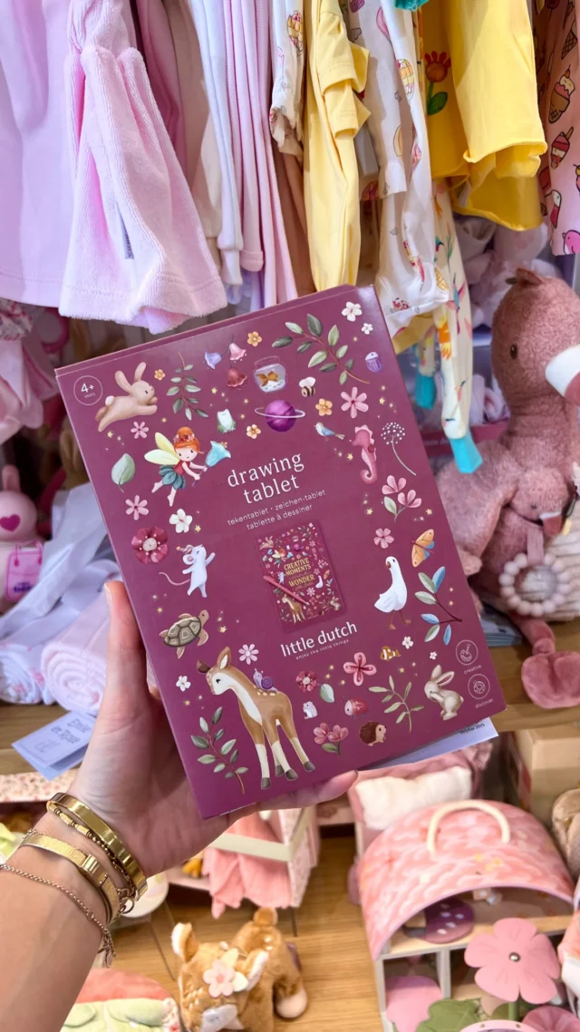 Also available in blue 💙🌳

The Little Dutch Drawing Tablets 🌸

#misuenoskids #giftsforkids #drawingtablet #screenfreeplay #littledutch
