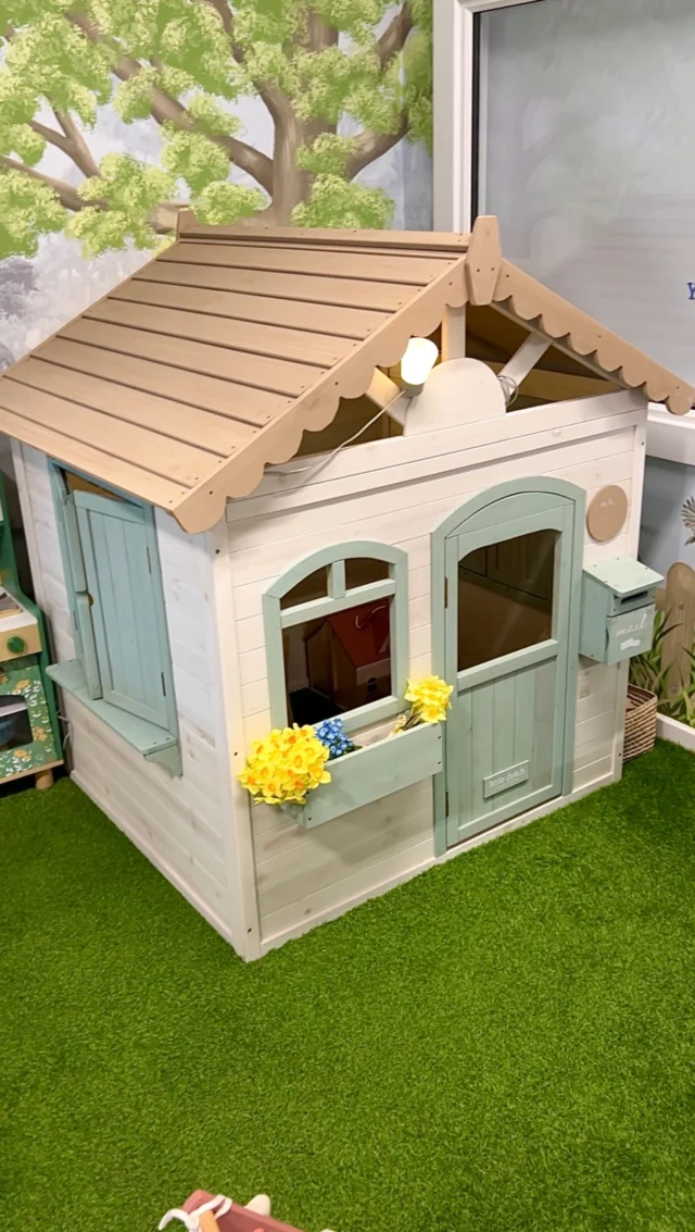 The sweetest new Little Dutch playhouse has arrived at MiSueños Kids 🥹🤍

#misuenoskids #playhouse #kidsplayhouse #littledutch #giftsforkids